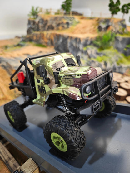 WLTOYS 184021 1/18 4WD LED Cralwer RC Car Two Speed Mode Off-Road Auto, Camo Shell